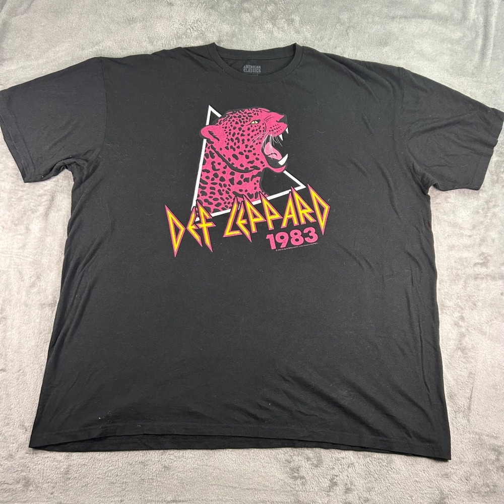 American Classics Def Leppard 1983 Pink Leopard Graphic T-Shirt Black 2XL